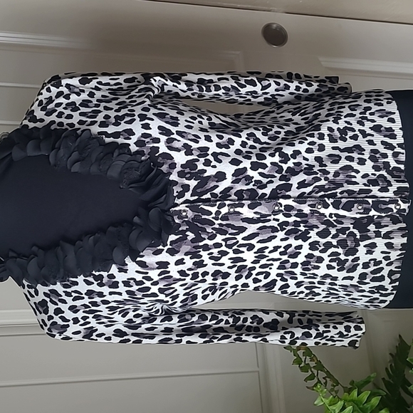 White House Black Market Cheetah Cardigan XS - Picture 1 of 10